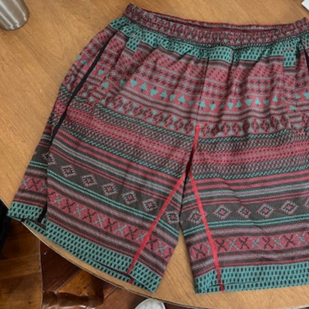 Lululemon Pacebreaker with Ugly Christmas Sweater Print SIze Large